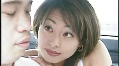 ក្មេងស្រីអាស៊ីជាមួយនឹង tits ធំបង្កក្នុង playroom bdsm