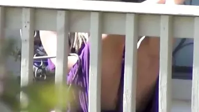 បុរសម្នាក់គ្រោង busty ចាស់ទុំឡាទីណាសម្រាប់ជល់ឆ្កួត