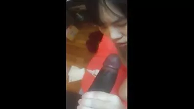 Fucked ដោយម្តាយ horny ម្រាមដៃនិងបានផ្តល់ទៅឱ្យលិតទឹករបស់នាង