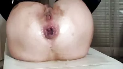 បុរស fuck មុខស្ត្រីស្បែកខ្មៅបន្ទាប់ពីការផ្លុំក្តៅ