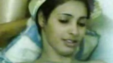 ប៍នតង់ដេនេះបានផ្ដល់ឱ្យ blowjob ស្រស់ស្អាតទៅបុរសម្នាក់ជាមួយនឹងការជល់មាន់ធំ