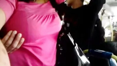 បុរសម្នាក់ខ្មៅខ្លាំង fucked មីងចាស់ទុំរបស់គាត់ជាមួយនឹងជល់រឹងរបស់គាត់