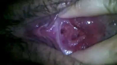 អ្នកលេងព្យ៉ាណូ fucks ក្មេងស្រីវ័យក្មេងបីនាក់នៅក្នុង coochie តឹង