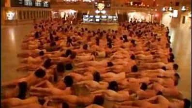 ស្រស់ស្អាតធំ titted ទារកល្បីល្បាញបំពង់កជ្រៅងងឹត-hued manmeat