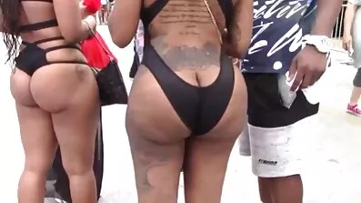 Gangbang gangbang គ្រួសារពេញរវាងម្តាយនិងកូនប្រុសរបស់នាងជាមួយកូនស្រី